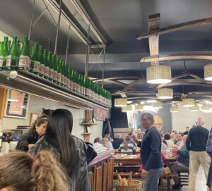 「ウルダイラ・シードレリア」内部の大食堂