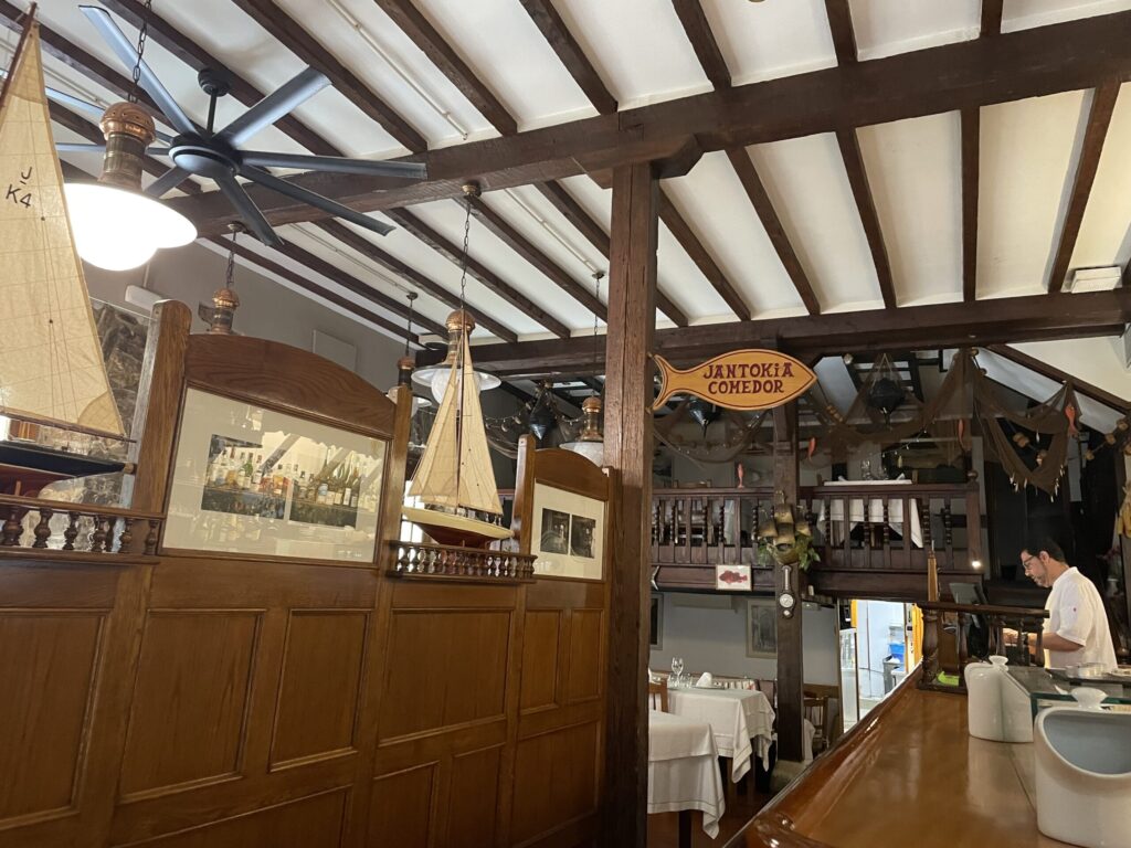 ゲタリアのレストランIribarの店内