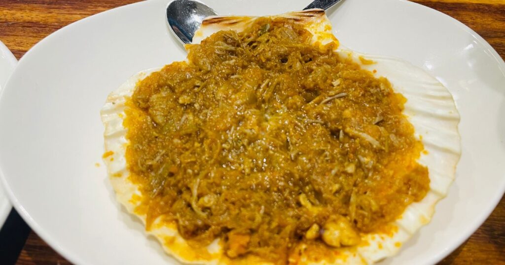 貝の器に入ったカニのグラタン「チャングロ」